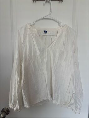 Old Navy White V-Neck Peasant Blouse